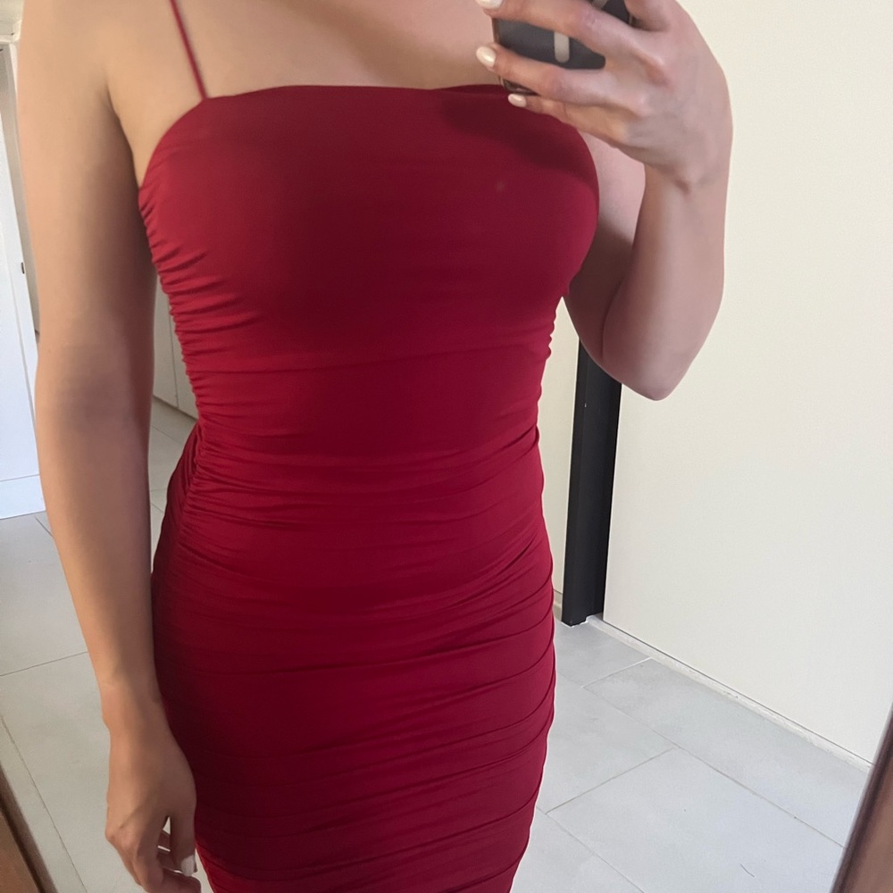 Midi red dress